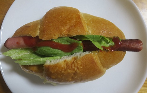 ＜パン＞（９２３）塩パンサンド...