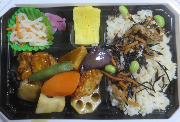 鶏の黒酢あん弁当＠【イオンフー...