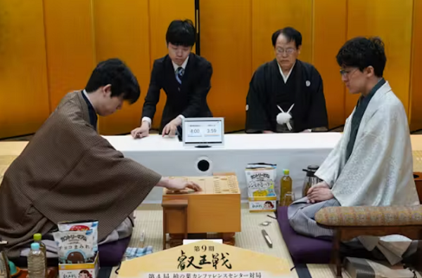 ＜藤井聡太叡王＞（２９８）２勝...