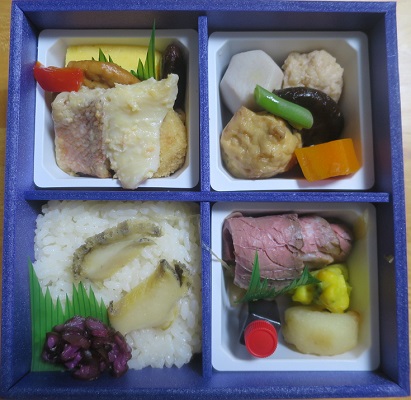 ローストビーフと鮑ご飯のお弁当...