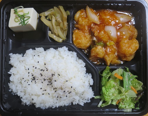海老チリ弁当＠ファミリー餃子屋...