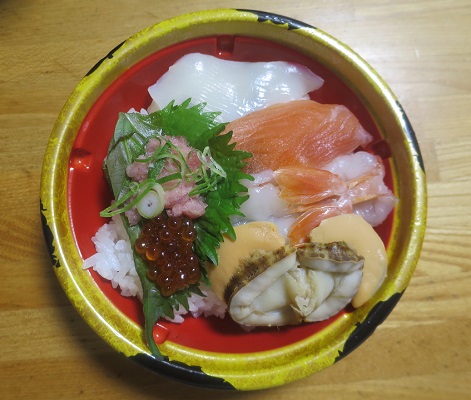 お魚屋さんの海鮮丼（２）＠【ヤ...
