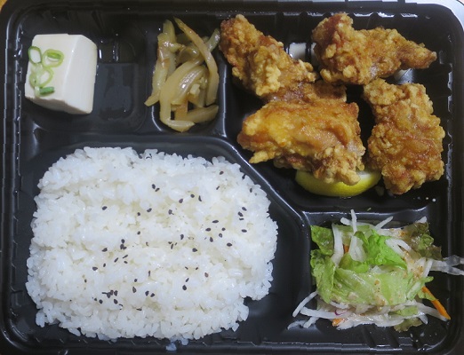 鶏の唐揚げ弁当＠ファミリー餃子...
