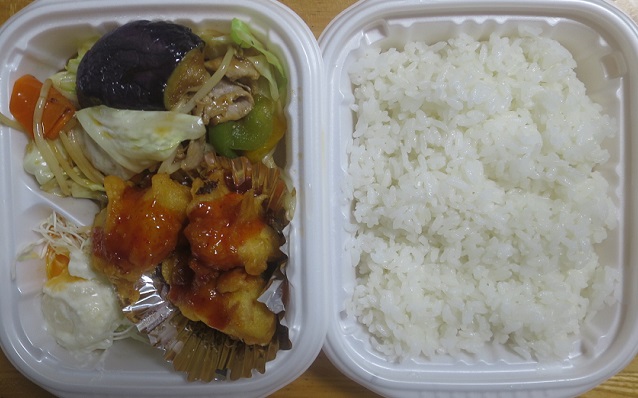 肉野菜炒めヤムニュムチキン弁当...