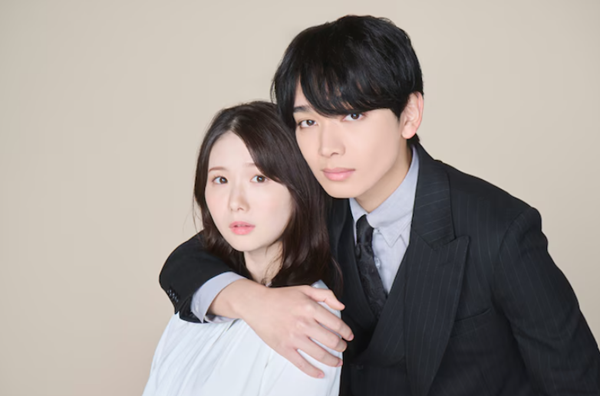 「望月奈雪」役の＜小野花梨＞と...
