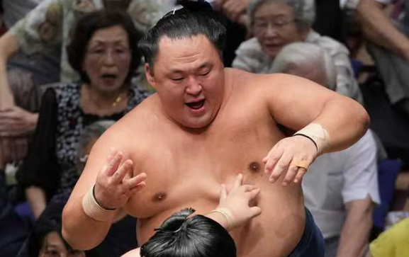 ○＜明生＞「押し出し」●＜玉鷲...