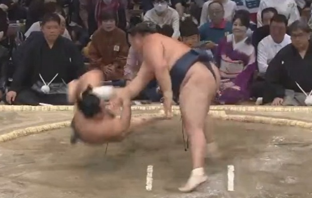 ●＜翠富士＞　「押し倒し」　○...