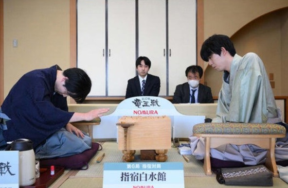 ＜藤井聡太竜王＞（３１５）４連...