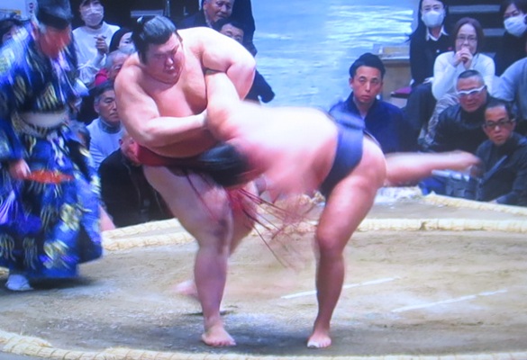 ○＜熱海富士＞「小手投げ」●＜...