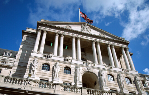 英中銀、政策金利「４・５％」