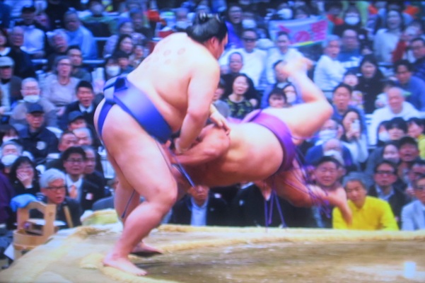 ○＜大の里＞「叩き込み」●＜尊...