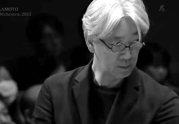『坂本龍一　Playing t...