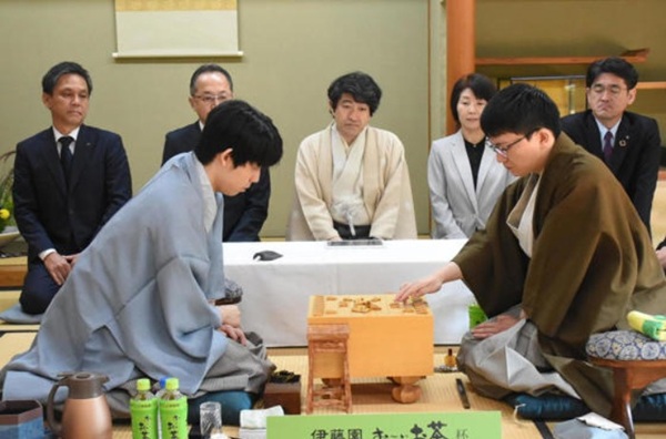 ＜藤井聡太王位＞（）＠第６６期...