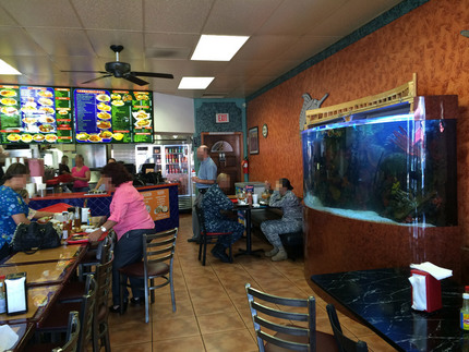 メキシカンにしては綺麗な店内