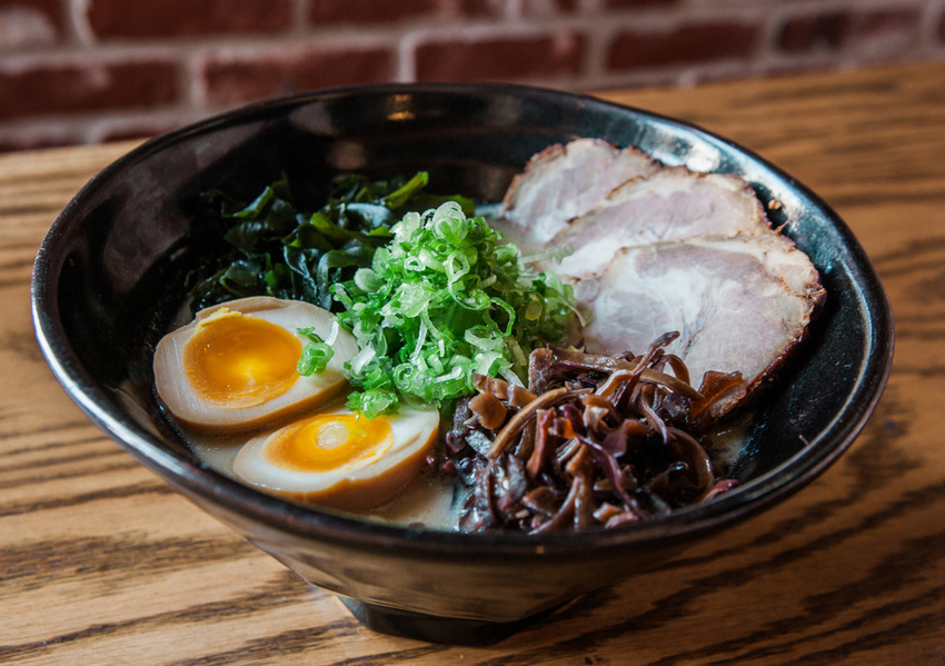 スペシャル豚骨ラーメン