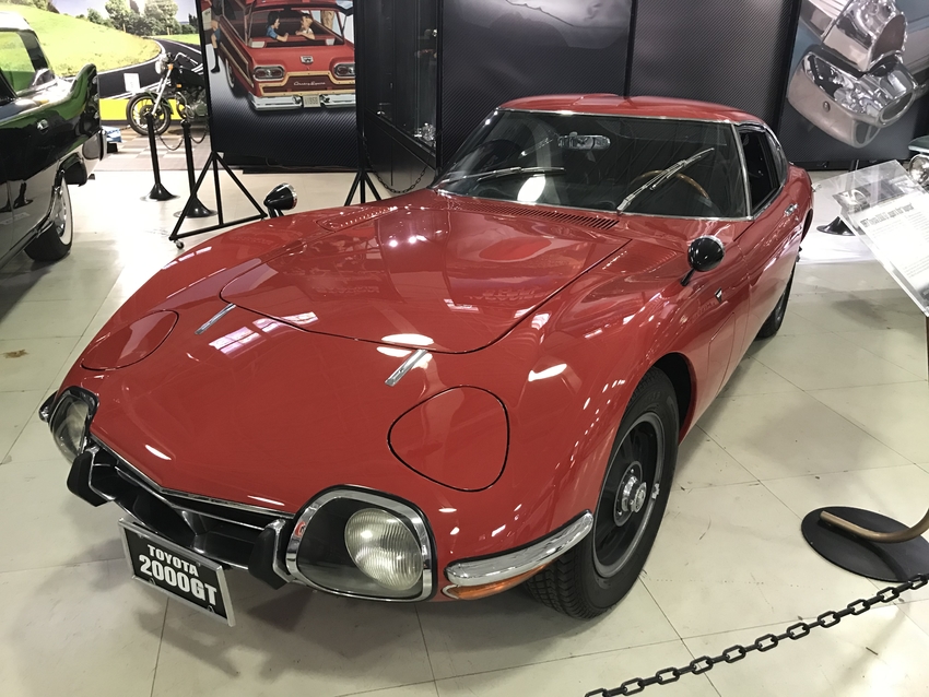 カッコいい赤のToyota 2...