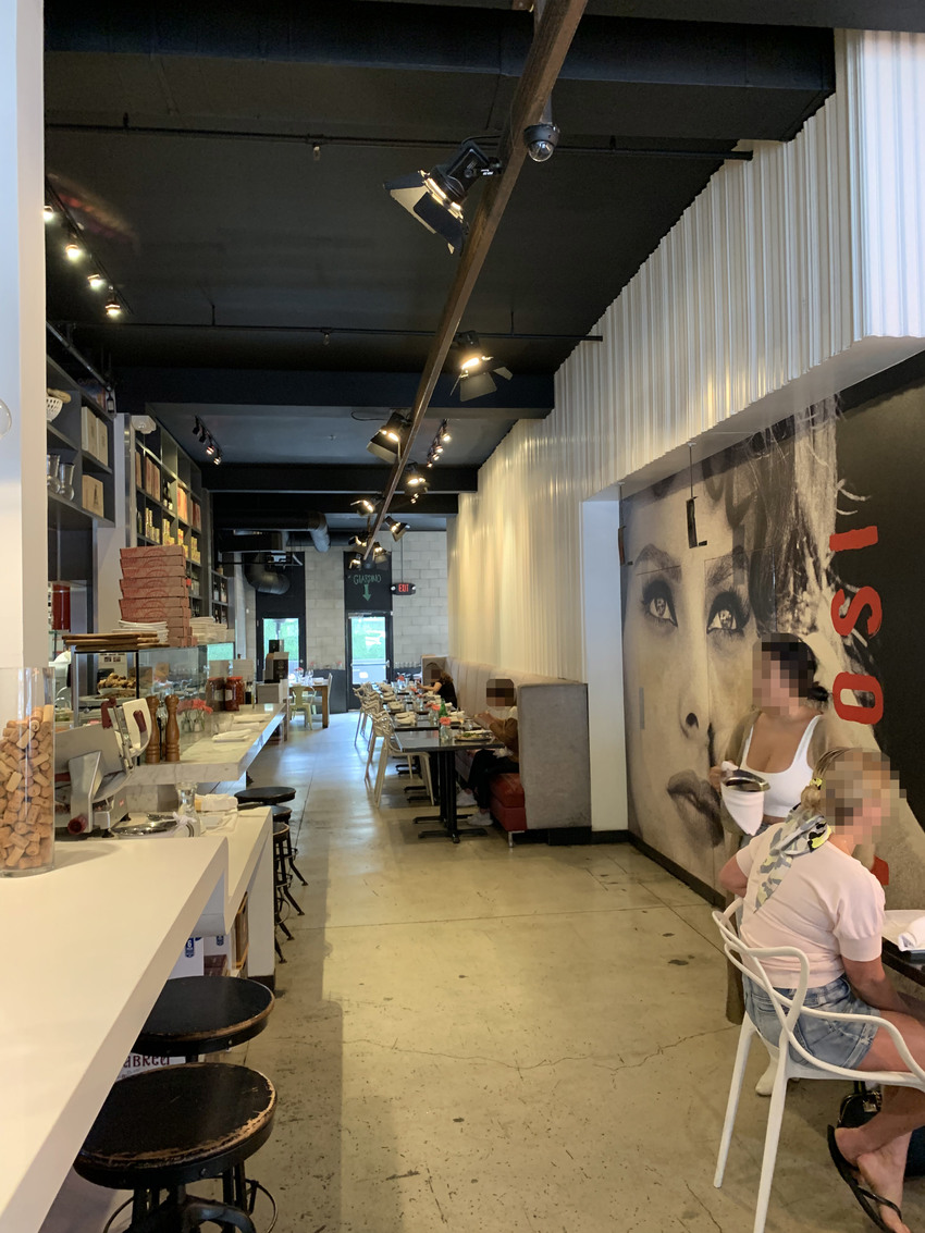 とっても広いですお店です