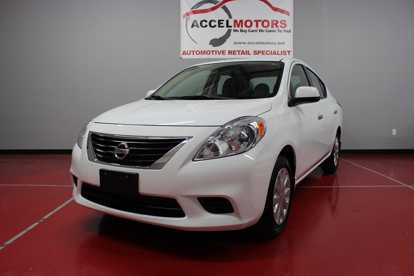 2014 Nissan Versa SV