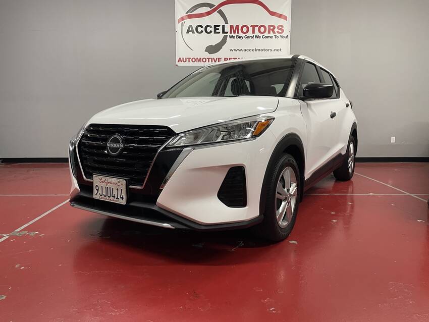 2023 Nissan Kicks SV