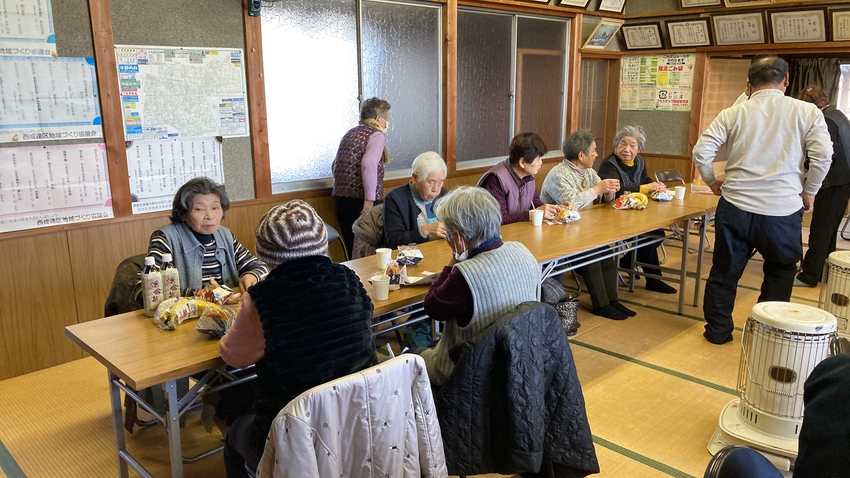 最後に30分程の茶話会が行われ...