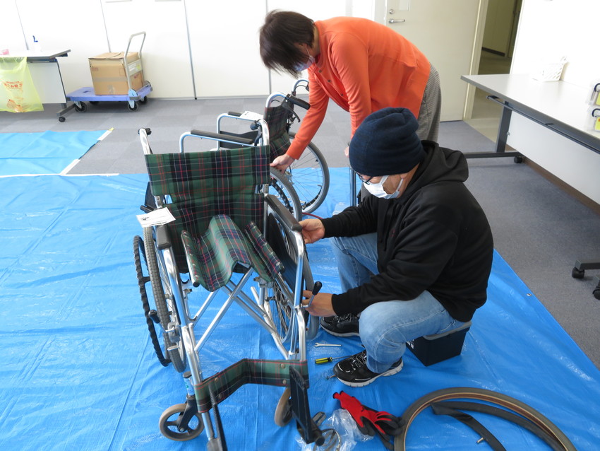 車イスの点検・修理ボランティア...