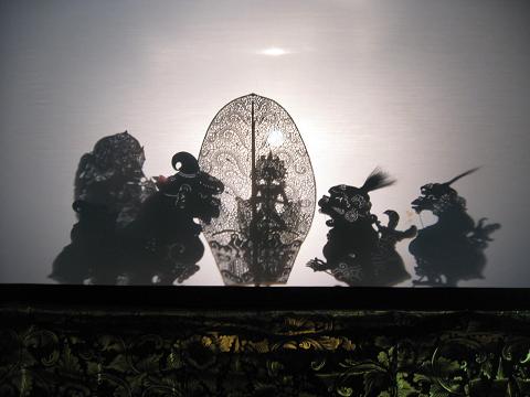 影絵芝居「ワヤンクリ（Waya...