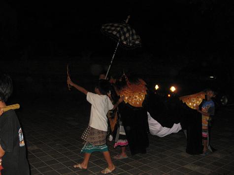 バロンの練り歩き