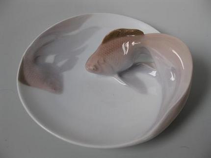 彩磁金魚文小皿
