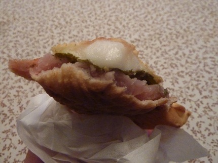 桜餅入り鯛焼