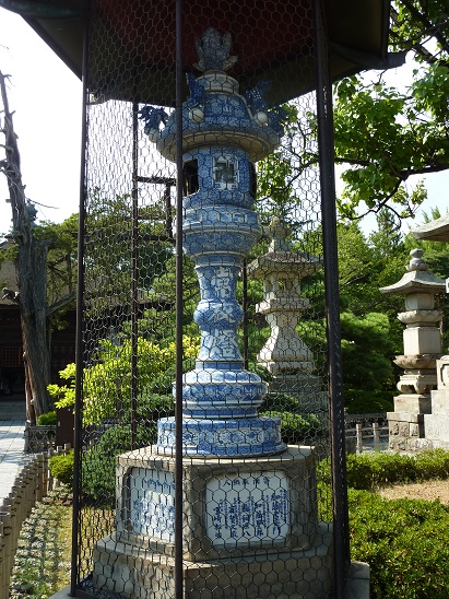 瀬戸焼の常夜燈 in 善光寺