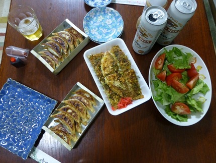 餃子は、もうひと箱食べたかな....