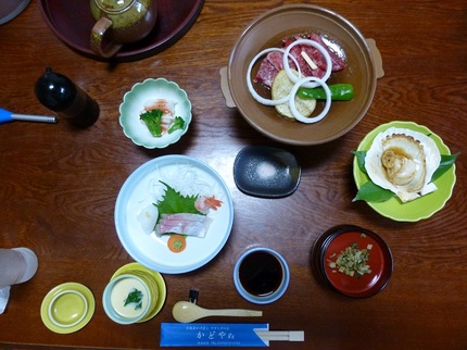 最初に、豊後牛、お刺身（いか、...