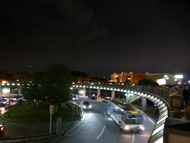 右側の夜景