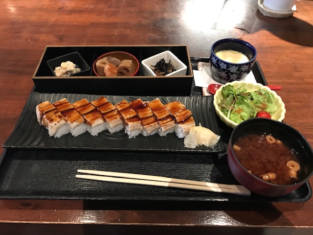 穴子の押し寿司