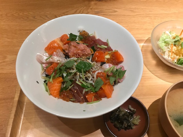 贅沢　海鮮丼