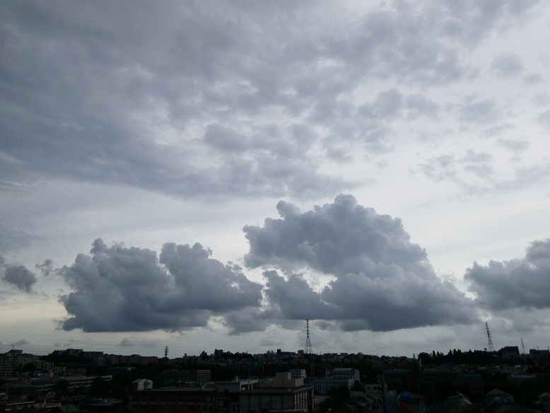 東の空模様