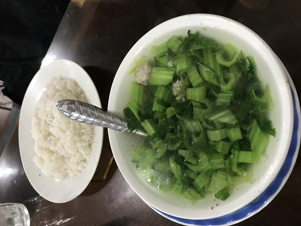 　野菜スープです。もっといろい...