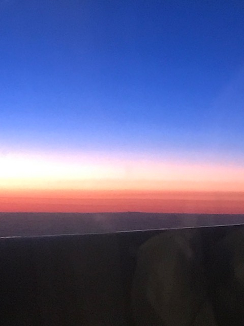 昨日、朝5時40分頃の飛行機の...
