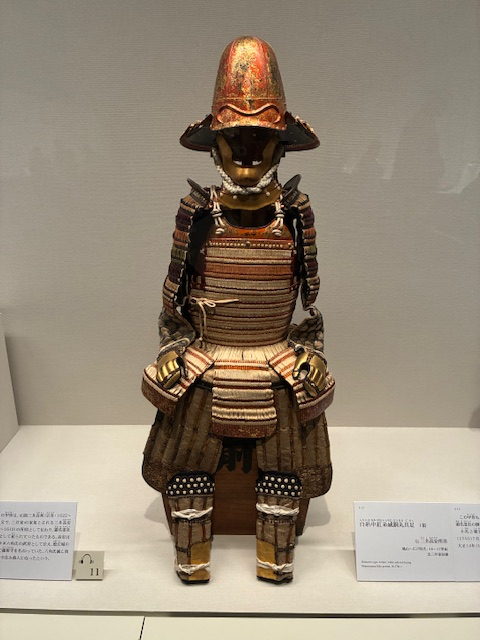 白糸中紅糸威胴丸具足(しろいと...