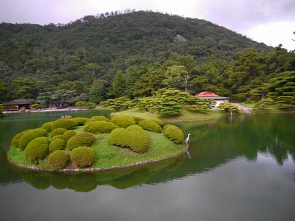 特別名勝　栗林公園　一歩一景の...