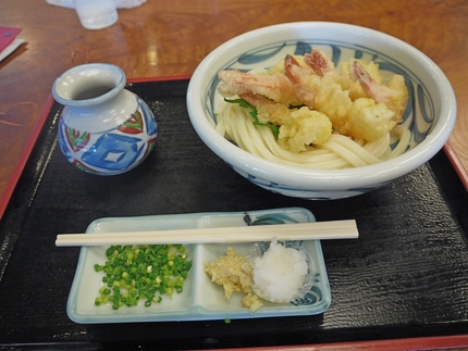 かわたうどん　エビ天ぶっかけ