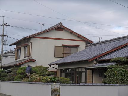 朝７時過ぎなのに　 もう　庭師...