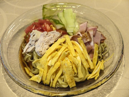 今日のお昼のお家ごはんです！｡.:♪＊:･'（＊⌒―⌒＊））...