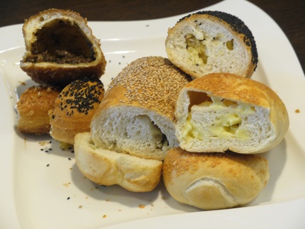 左より カレーパン・しゃきしゃ...