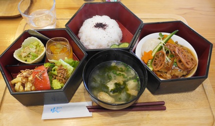 週替わりランチ（1200円）　...