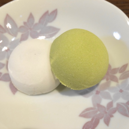 赤穂名物の塩味饅頭「志ほ万」
