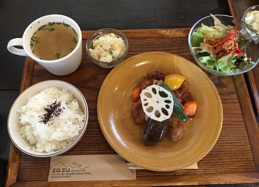 週替わりご飯ランチ 揚げ鶏と野...