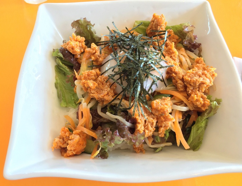 おかずランチ 韓国風ビビンバ丼...