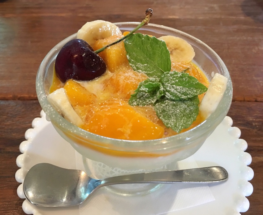 考えた結果 ドリンクを桃ジュー...
