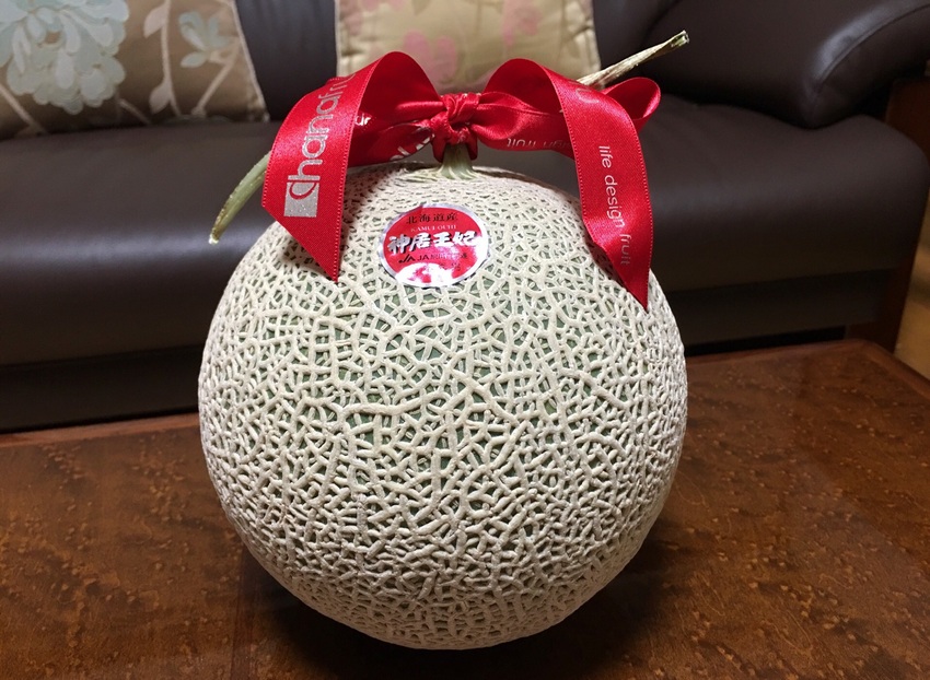 自分で買うのは スーパーのメロ...